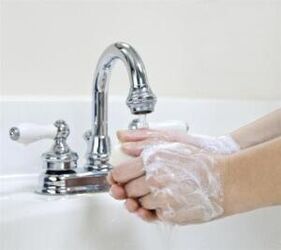 Preprečevanje okužbe s črvi - umivanje rok